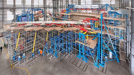 Модульные леса PERI UP Flex в авиастроении - фото №2
