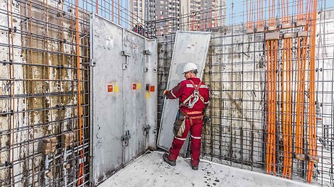 PERI UNO Handling the UNO is easy and safe - this is also due to the low weight. The individual elements can be easily moved and transported by hand.