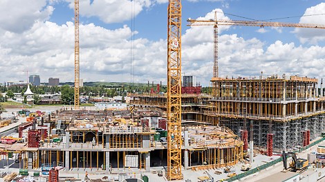 In addition, we offer you a comprehensive, demand-oriented portfolio of wall, slab and column formwork. With our safety systems and safety features already integrated in the formwork systems, your site personnel are optimally protected at all times.