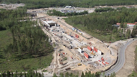 Kivistön asema sijoittuu aivan Hämeenlinnan moottoritien viereen.