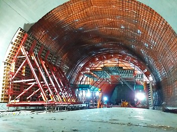 Encofrado para hastiales de túnel VARIOKIT. 