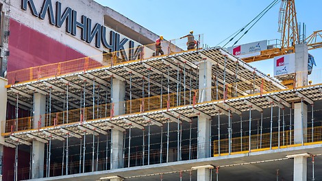 SKYDECK sistem omogućio je ubrzani završetak novoprojektovane kule građene uz postojeću.