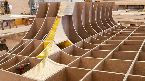 Beispiel Einlauftrichter: Passgenau gefertigte und prüffähig nachgewiesene 3D-Volumenkörper aus der PERI Schalungsmontage ermöglichten die Realisierung komplexer Bauwerksgeometrien.