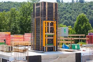 Die Aussparungsschalung nach dem Baukastenprinzip ist flexibel an die geplanten Öffnungsmasse anpassbar und vielfach wiederverwendbar.