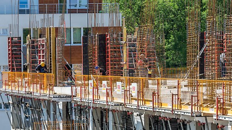 Brzo i jednostavno prilagođavanje visine i preseka, uz korišćenje što manjeg broja sistemskih elemenata, važan je kriterijum za višestruku primenljivost oplate stubova.