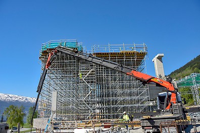 Hangursbanen Voss - PERI UP stillas Multiflex Multiprop Maximo VARIO infrastruktur gondol