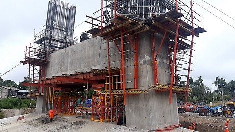 Puente Huallaga y accesos utilizando nuestros sistema Variokit