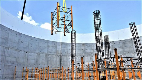 RUNDFLEX was used to form the round walls of the digester tanks and 42&#039; tall stacked MULTIPROP were used to support the slab formwork. 