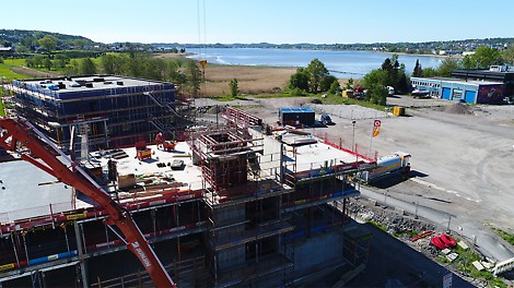 Kilen
Boliger
Tønsberg
Boligprosjektet
Prosjekt
Maximo
PERI
Forskaling
Stillas
Kryssfiner
OSB
Anlegg
Bygg
Betong
PERI prokit
Dekkebord
Skydeck
Multiflex
PERI UP
Forbruk
Materialer
Arbeidsstillas
Dekkestøtter
PERI UP Flex reis
MULTIFLEX
Veidekke