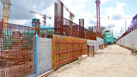 VARIO GT 24 Girder Wall Formwork for the casting of retaining walls