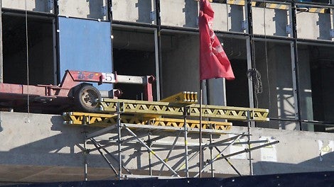 Опорные башни для ведения работ по остеклению фасадов