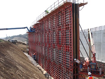 The TRIO wall formwork system being used to construct the bridge abutment.