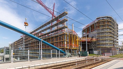 Trotz der beachtlichen Dimensionen und den herausfordernden Randbedingungen des anspruchsvollen Bauprojekts konnte der Rohbau nach nicht einmal 2 Jahren Bauzeit fertiggestellt werden.