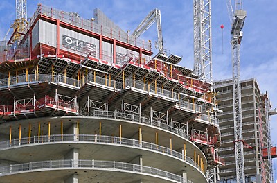 Cassaforma a telaio per solai SKYDECK Easy cleaning through powder-coated elements, components made of plastic, and undercut panel edges.