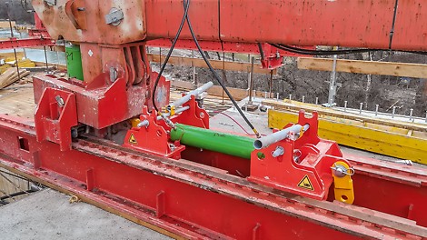 Das Gerät ist beim Vorschub in den nächsten Takt stets mechanisch gesichert.