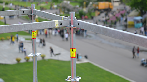 Жесткость и устойчивость конструкции лесов особенно важны при сооружении платформ для съемочной команды. Отсутствие колебаний во время съемки позволяет добиться стабильной и четкой передачи изображения.