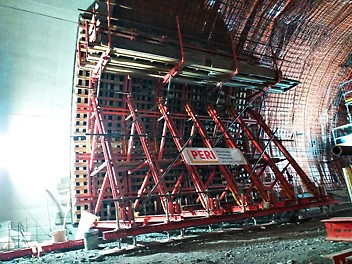 Encofrado para hastiales de túnel VARIOKIT. 