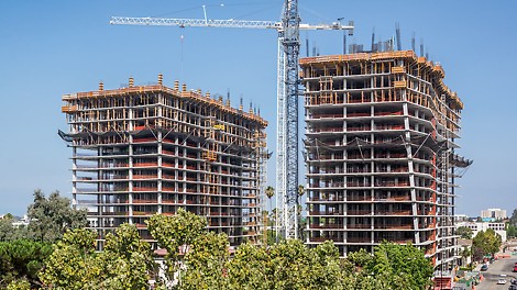 The twin 20- and 22-story Silvery Towers are bringing 700 units of luxury condominium living to downtown San Jose.