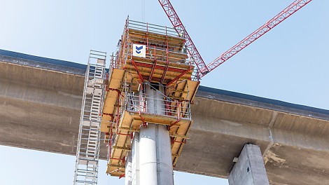 The formwork and scaffolding manufacturer is presenting innovations for civil engineering Whether in building construction, dam, pier head or tunnel construction – with the pre-assembled platforms, the SCS Climbing System is quickly ready for use in a wide range of applications. The particularly high load-bearing capacity ensures rapid construction progress with few climbing sections.
