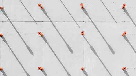 Concrete House, Sussex, United Kingdom DK ties form a regular pattern across the concrete surface.
(Photo: seanpollock.com)