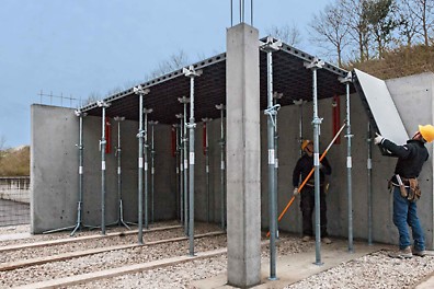 PERI DUO DUO is a 3 in 1 system, requiring only a minimum number of components to form walls, columns and slabs. Panels and many accessories such as couplers and corner posts have been designed so that they can be used for numerous applications.