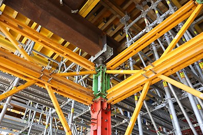 VST - Kopfspindel zum definierten Absenken des Traggerüstes