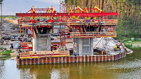 Wózki VBC PERI na budowie obiektu MS-5, droga ekspresowa S19, odcinek S19 Malewice Chlebczyn.