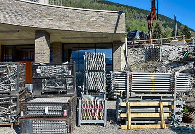 Hangursbanen Voss - PERI UP stillas Multiflex Multiprop Maximo VARIO infrastruktur gondol