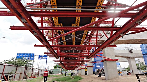 MULTIFLEX Girder Slab formwork with MULTIPROP shores are being applied for forming the slab.
