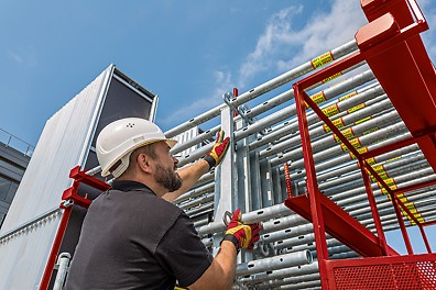 Remorque pour échafaudage PERI UP Easy | Détails de stockage bien pensés Grâce à leur disposition, les éléments de construction comme le cadre Easy peuvent être prélevés dans une position ergonomique.