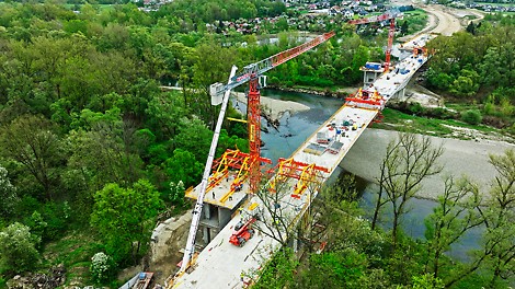 Wózek nawisowy PERI VARIOKIT do betonowania wspornikowego<br/><br/>