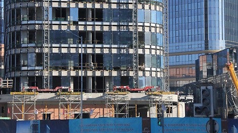 Опорные башни для ведения работ по остеклению фасадов