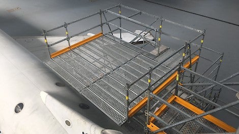 Леса для ведения ремонтных работ воздушных судов