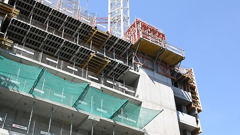 Pełne bezpieczeństwo tuż przed zawieszeniem pomostów zabezpieczających RCS-P.
