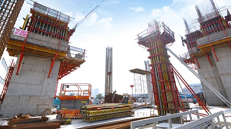 Both CB 240 Climbing Formwork and VARIO GT 24 Column Formwork systems are visible on the 2nd floor of the warehouse as they are used for liftcores and staircases respectively.