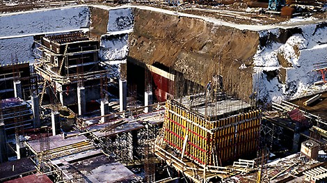 &lt;p&gt;En 1980 se construye en Ulm el hospital de la Bundeswehr. El mayor pozo de excavaci&amp;oacute;n del sur de Alemania en aquella &amp;eacute;poca permite construir un b&amp;uacute;nker de protecci&amp;oacute;n para hasta 2.000 personas.&lt;/p&gt;<br/>