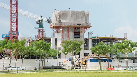 Casting of the liftcores using both VARIO GT 24 Wall Formwork & CB 240 Climbing Systems.