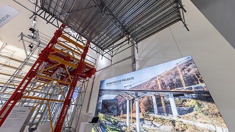With our product portfolio for the infrastructure sector, we cover a high variety of applications. A special highlight: the combination of the VARIOKIT Engineering Construction Kit with the PERI UP Scaffolding Kit.