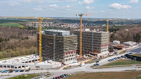 Drei neue Bürotürme wachsen in der Ulmer Wissenschaftsstadt in die Höhe.