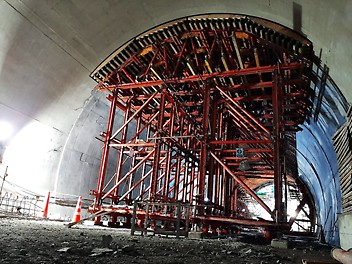 Encofrado para boveda de túnel VARIOKIT. 
