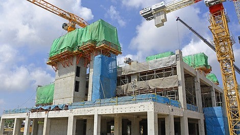 The PERI VARIO GT 24 girder wall formwork is a great system to achieve a smooth architectural concrete finish. It can be adapted to suit all geometries with the ability to take high concrete pressure.