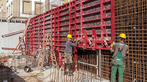 The innovative and tried-and-tested MAXIMO panel formwork has been adapted to accommodate the technology of single-sided anchoring and can be used very flexibly.
