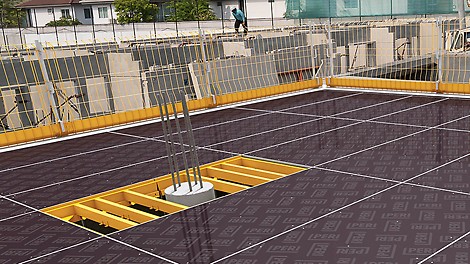 Componentele adiționale ale sistemului, cum ar fi cadrele de coloană și grinzile de reglare, fac ca acesta să se potrivească în siguranță și ușor pe suprafețele de îmbinare.