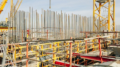 Для безопасности работы с TRIO ST в системе предусмотрены подмости для бетонирования.