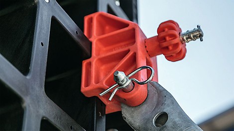 Takie połączenie zapewnia perfekcyjne zlicowanie płyt.