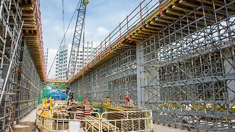 Safe assembly - the guardrail heights are according to the regulations and toe boards can be fitted from end to end.