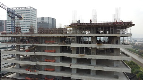 Sistemas de encofrado LIWA y HANDSET ALPHA para muros, pantallas y columnas.