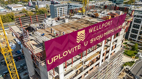 Osim toga što se korišćenjem RCS P zaštitnih panela omogućava bezbedan radni prostor na većim visinama, njihova primena pruža maksimalnu zaštitu od loših vremenskih prilika.