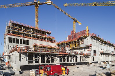 Komplexes Bauvorhaben in hoher Sichtbetonqualität Schulzentrum Bayernkaserne Süd, München