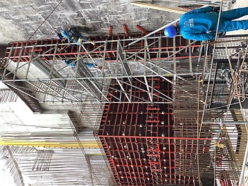 Sistema de encofrado LIWA y Andamio PERI UP FLEX para columnas del Pozo de Bombeo. 